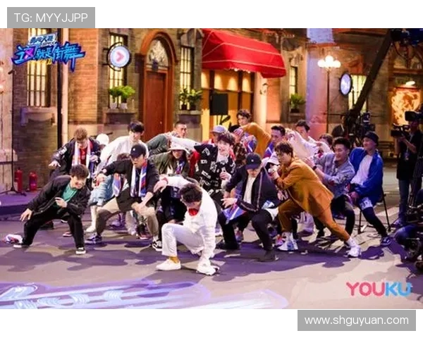 南京街舞队的比赛经验揭秘:从舞台到街头的热血故事与成长之路 南京街舞队的比赛经验揭秘:从舞台到街头的热血故事与成长之路