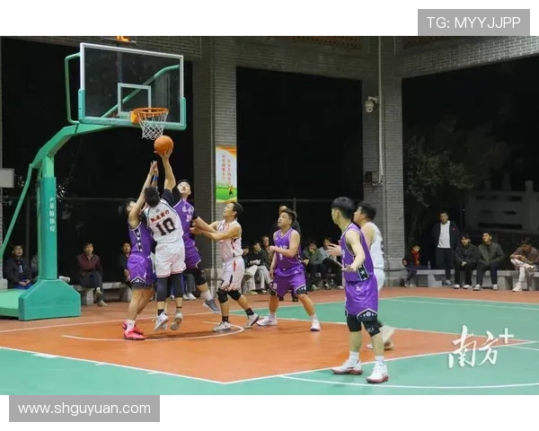 西安篮球队展现团队力量与竞技精神的精彩瞬间