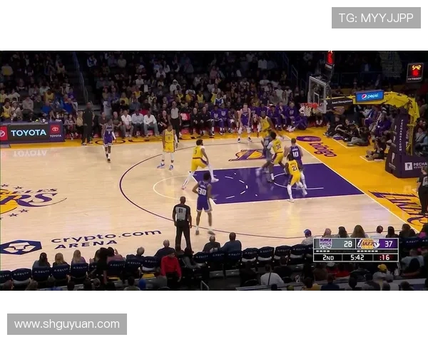 2018年季前赛湖人队与国王队精彩对决回顾与分析 2018年季前赛湖人队与国王队精彩对决回顾与分析