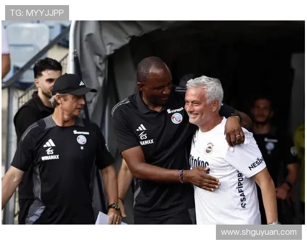 斯特拉斯堡与南特的精彩对决揭示法甲新赛季的竞争格局与球队实力分析 斯特拉斯堡与南特的精彩对决揭示法甲新赛季的竞争格局与球队实力分析