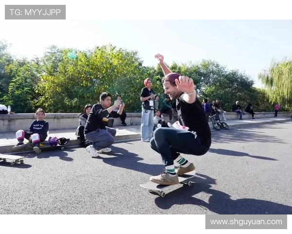重庆滑板队在城市马拉松中的精彩表现与比赛经验分享 重庆滑板队在城市马拉松中的精彩表现与比赛经验分享