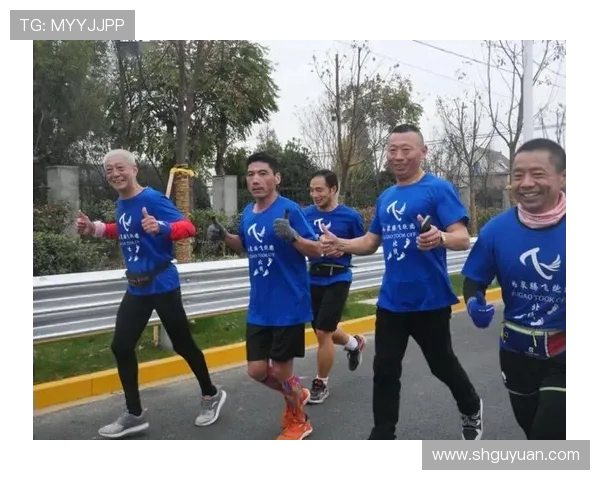 南京极限运动队在马拉松大满贯中的团队协作表现深度解析与点评